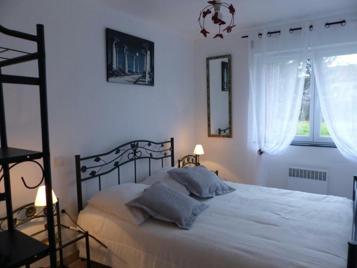 Maison Renovee Avec Cour Privee, Proche De Gannat, 3 Chambres, Animaux Acceptes, Equipements Modernes. - Fr-1-489-37 Poezat Kültér fotó