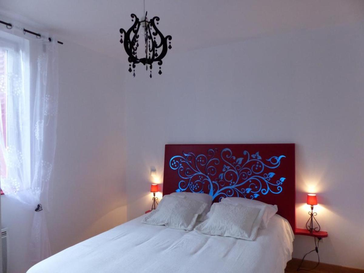 Maison Renovee Avec Cour Privee, Proche De Gannat, 3 Chambres, Animaux Acceptes, Equipements Modernes. - Fr-1-489-37 Poezat Kültér fotó