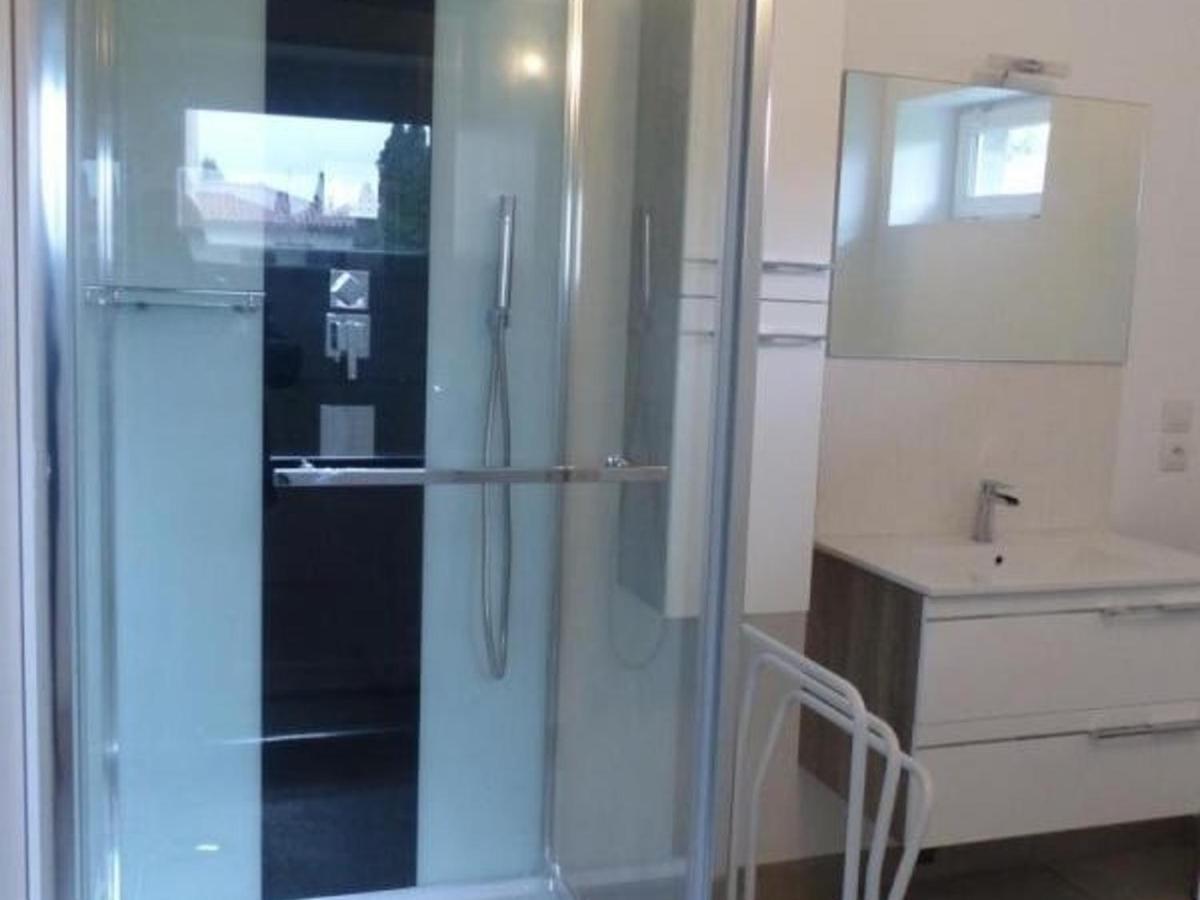 Maison Renovee Avec Cour Privee, Proche De Gannat, 3 Chambres, Animaux Acceptes, Equipements Modernes. - Fr-1-489-37 Poezat Kültér fotó